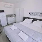 Napa Living Apartment