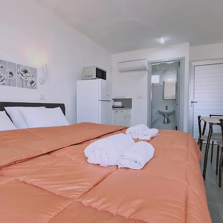 Napa Living Айя-Напа