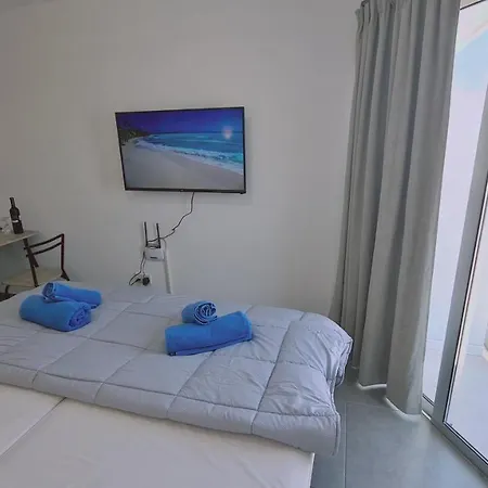 Napa Living Apartment