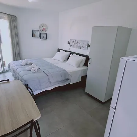 Napa Living Apartment *